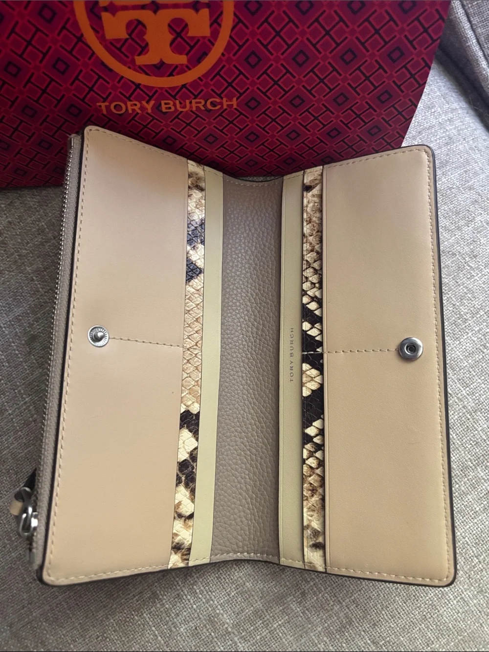 New! Tory Burch Robinson Slim snake embossed Leather wallet